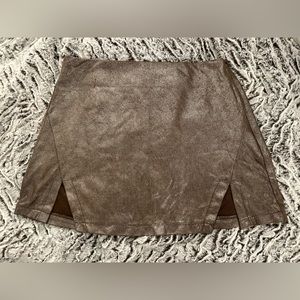 Gold metallic mini skirt from Charlotte Russe, size XS. Super cute y2k vibes!